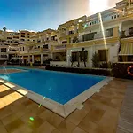 Amazing In Americas Hill Apartman