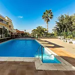 Amazing In Americas Hill Apartman