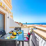 Amazing In Americas Hill - Surf *