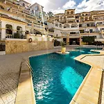 Amazing In Americas Hill Apartman