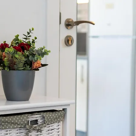 Amazing In Americas Hill شقة